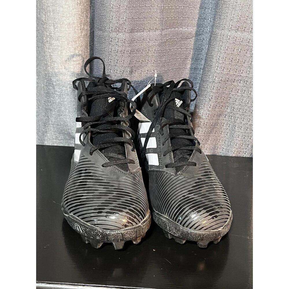 Nwt/but no original box -adidas football Cleats Freak Mid MD wide